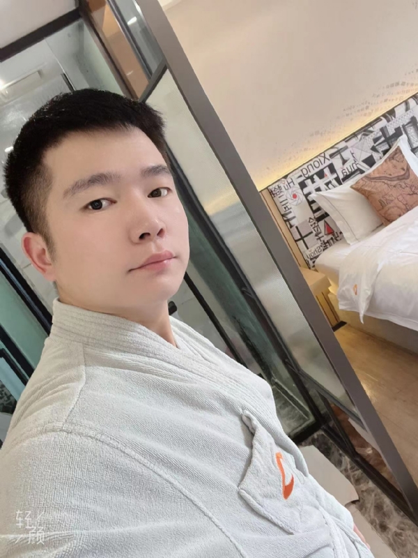 绿帽的第一张照片--四川父母相亲团